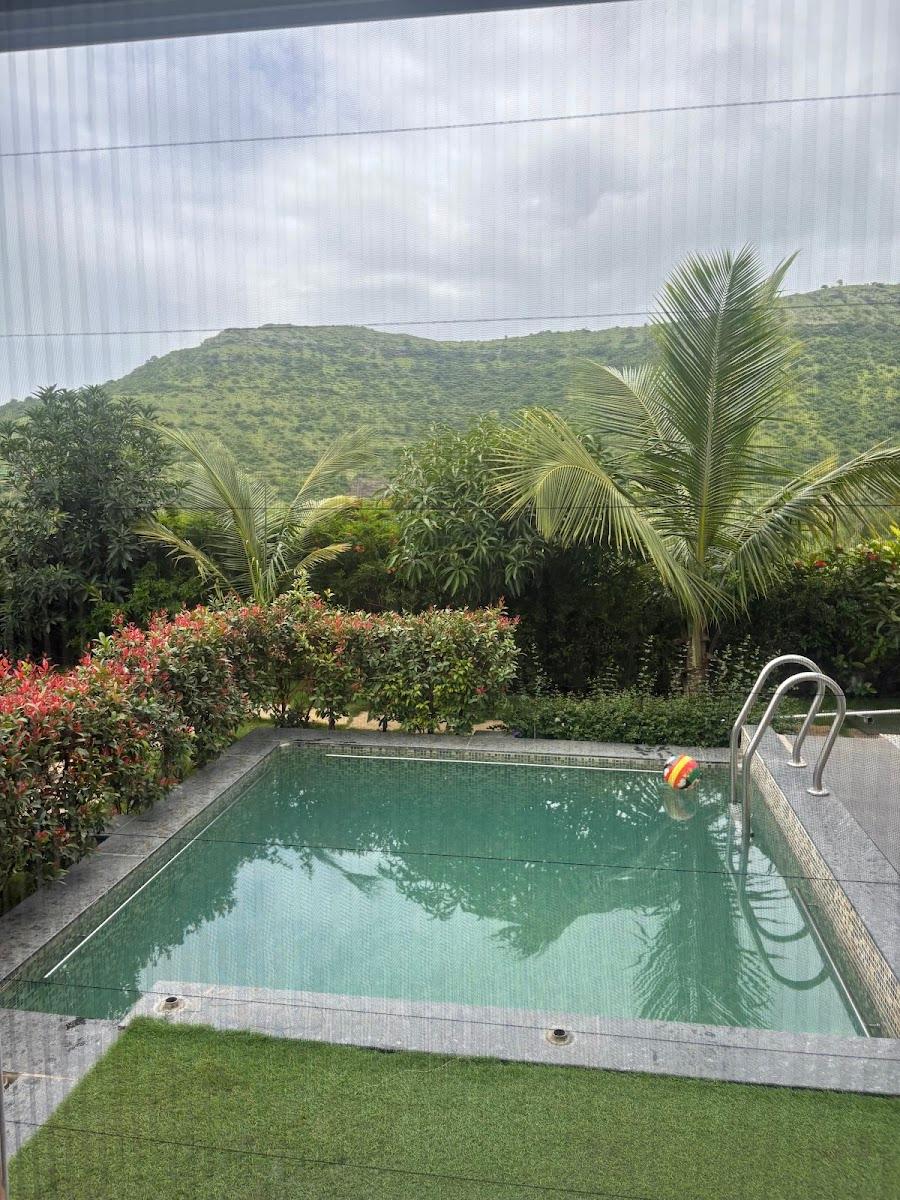 White Lotus villa – photo 1