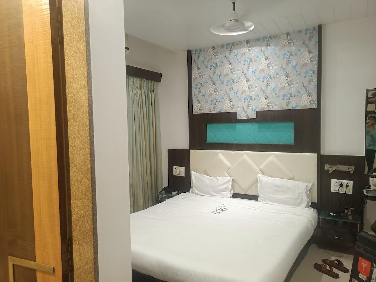 Hotel Saffron – photo 3