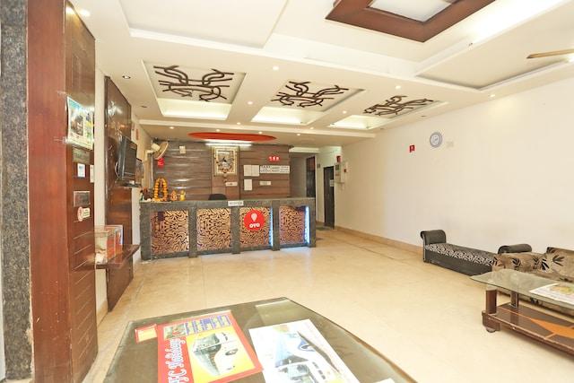 OYO Aura Palace Deluxe – photo 1