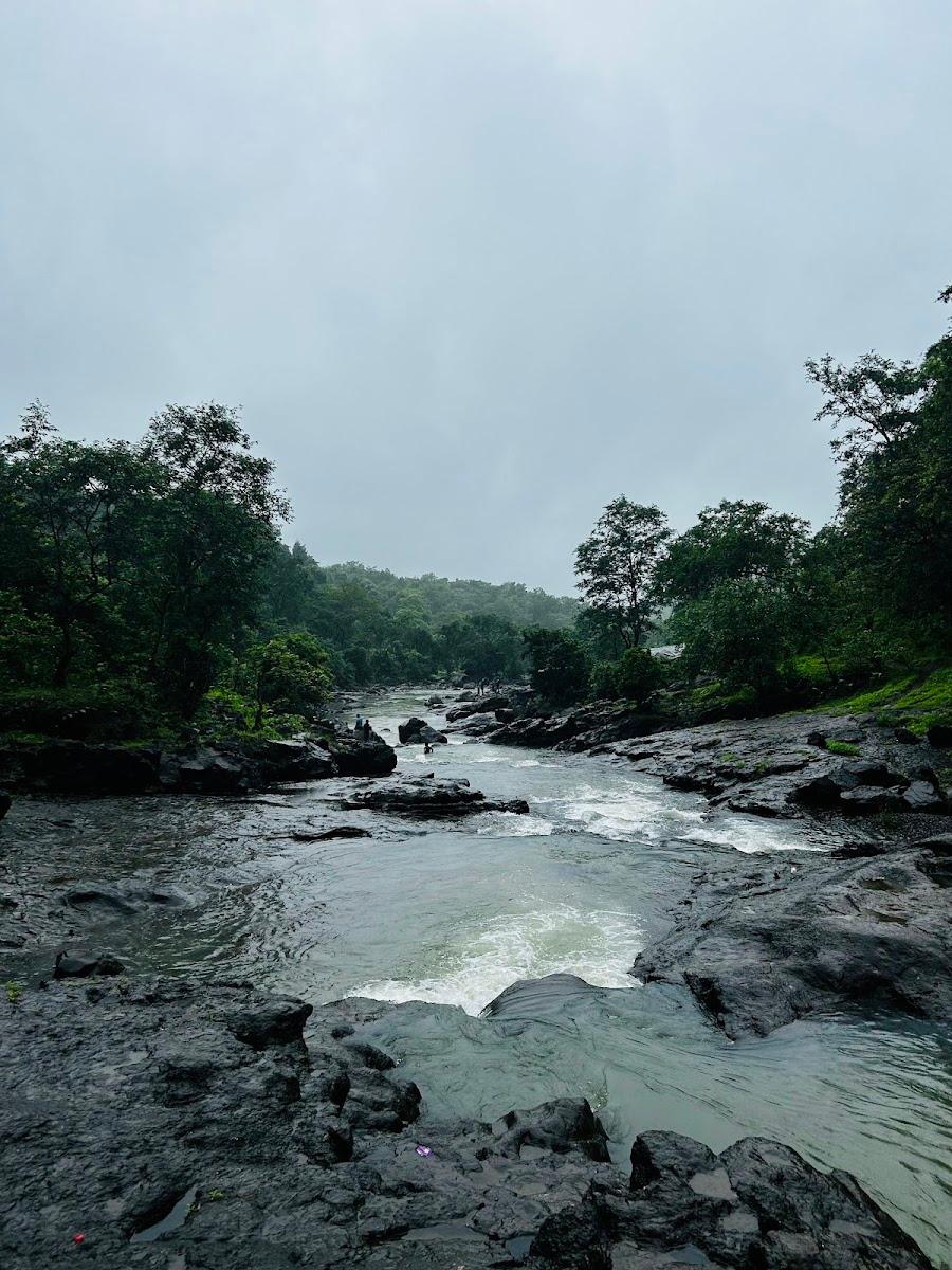 Kalu water fall tent Camp site – photo 4