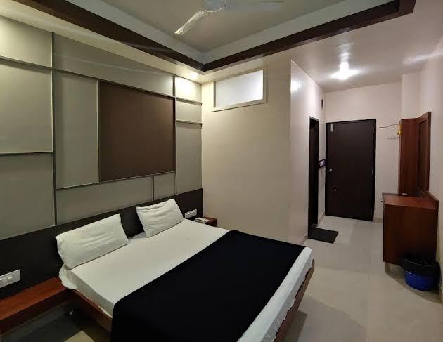 Royal Regency Lodge – photo 2