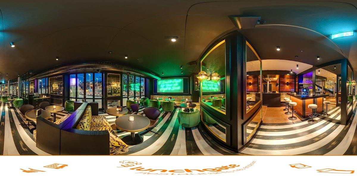 Central Plaza Hotel – photo 3