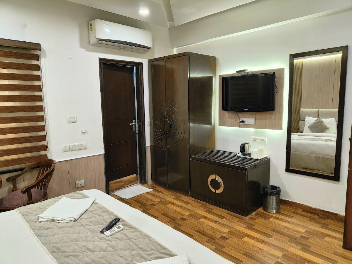 Hotel The Daanish Residency in Karol Bagh – photo 4