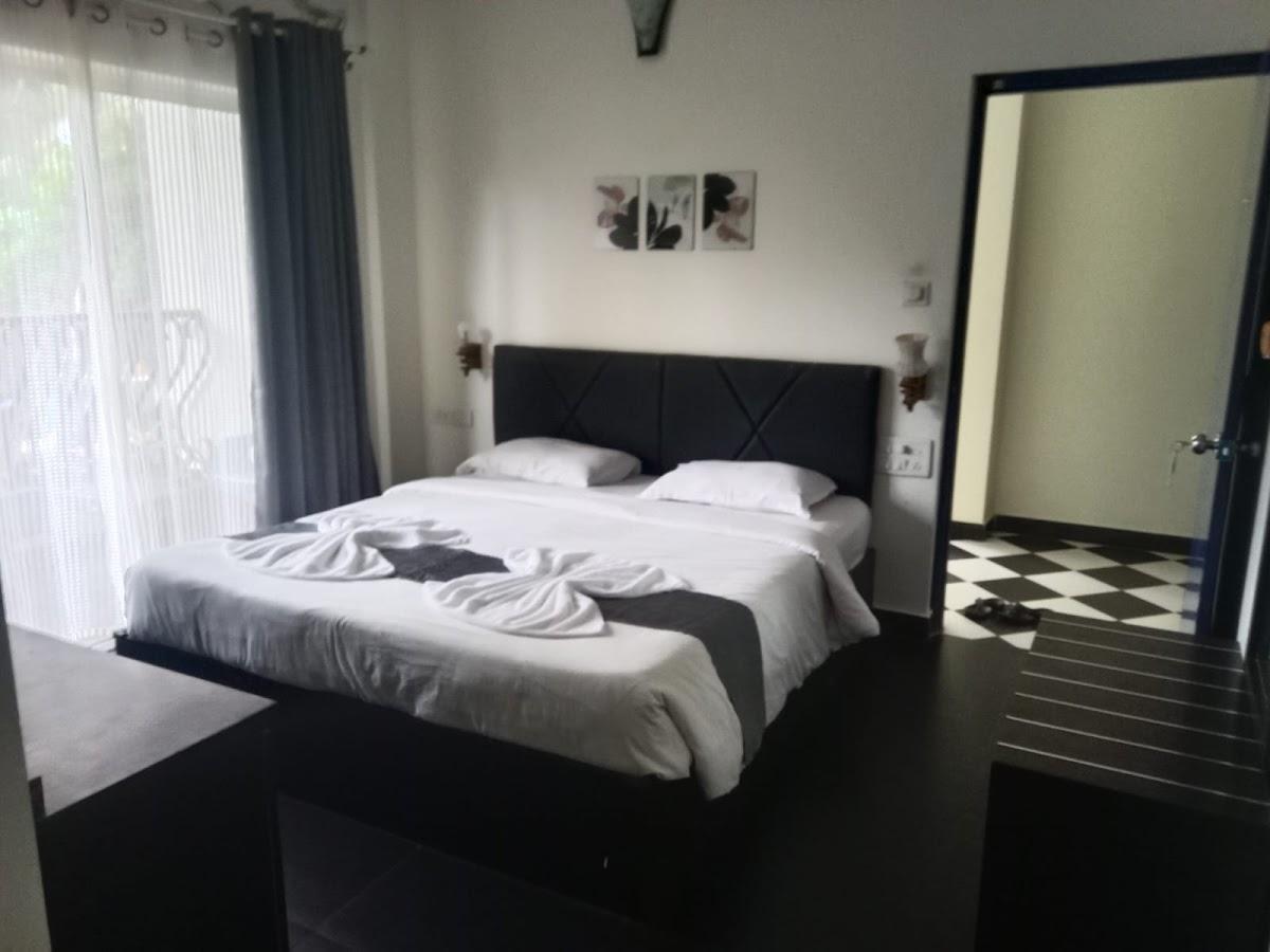 RiverBank Inn – photo 1