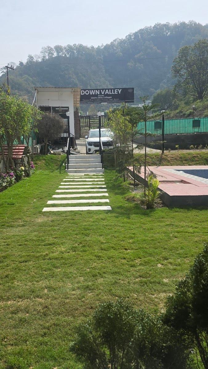 Down valley resort – photo 2