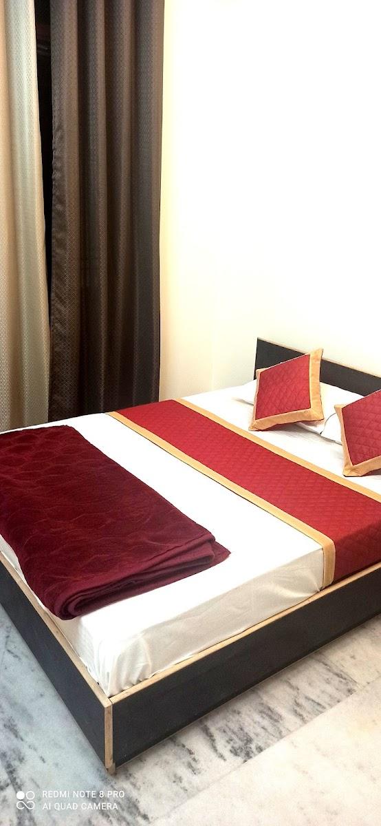 Royal Retreat – photo 3