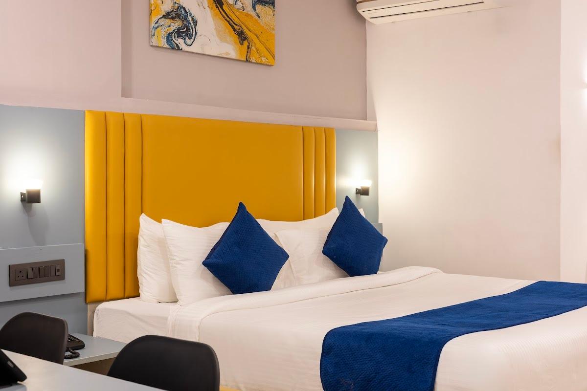 Hotel Spring Stays Near U.S. Consulate – photo 3
