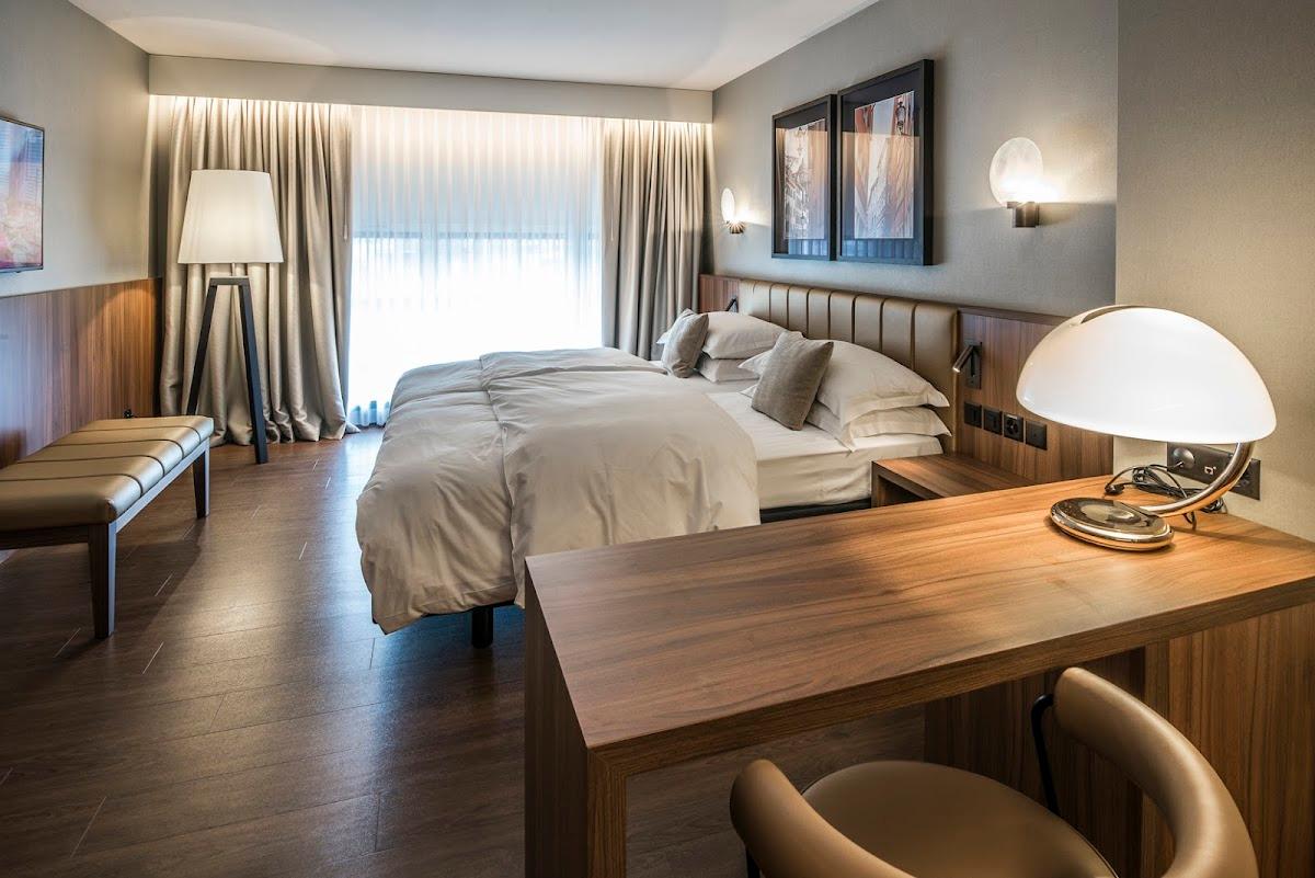 Central Plaza Hotel – photo 4