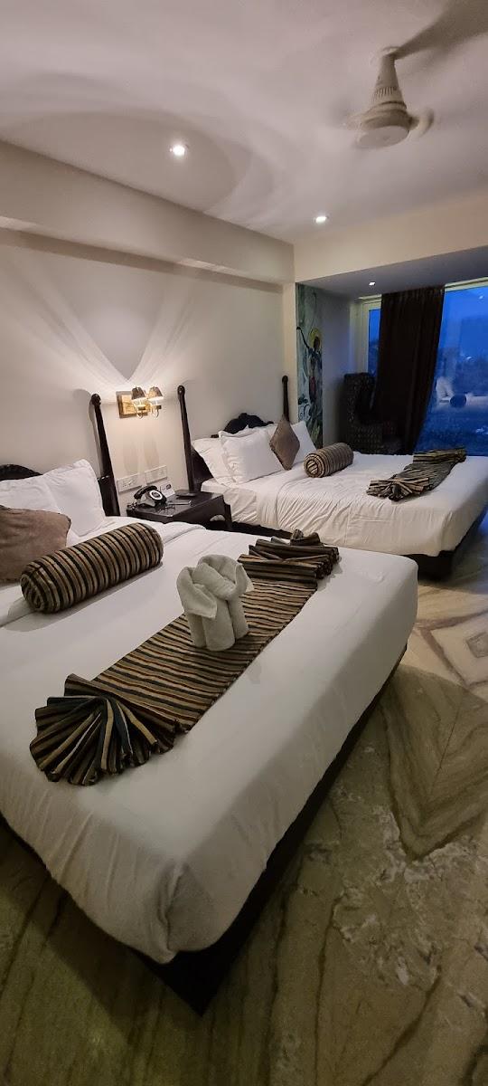 Hotel EllBee Ganga View – photo 1