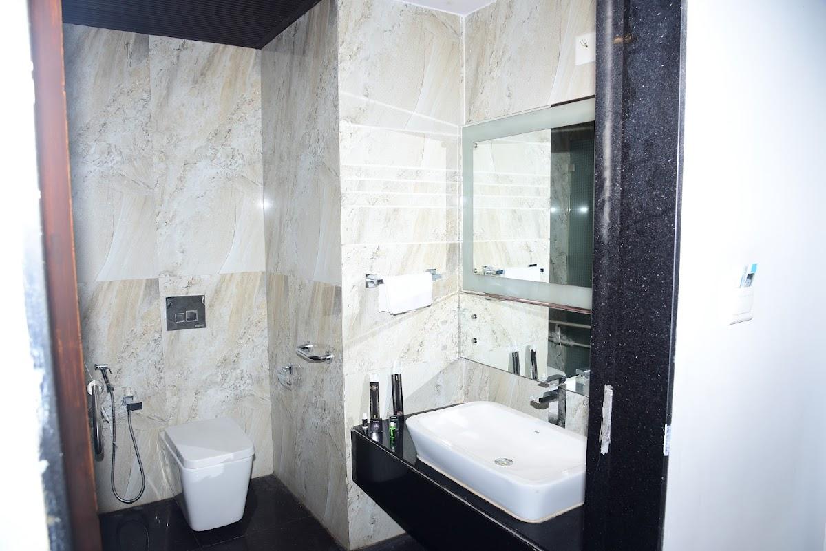The Meera Hotel – photo 4
