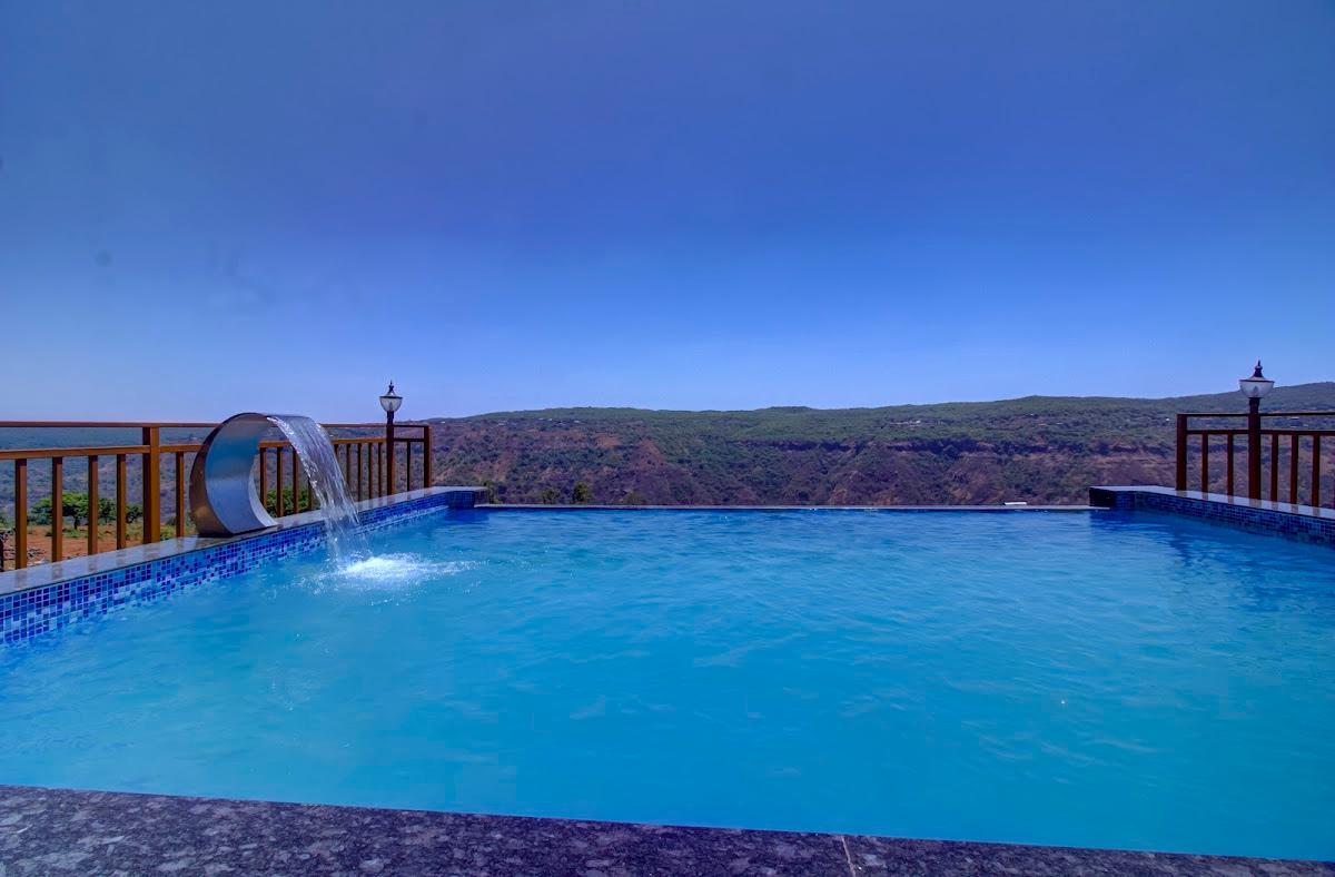 StrawBella Inn Villa | A Villa in Mahabaleshwar with Infinity Swimming pool.7 BHK – photo 3