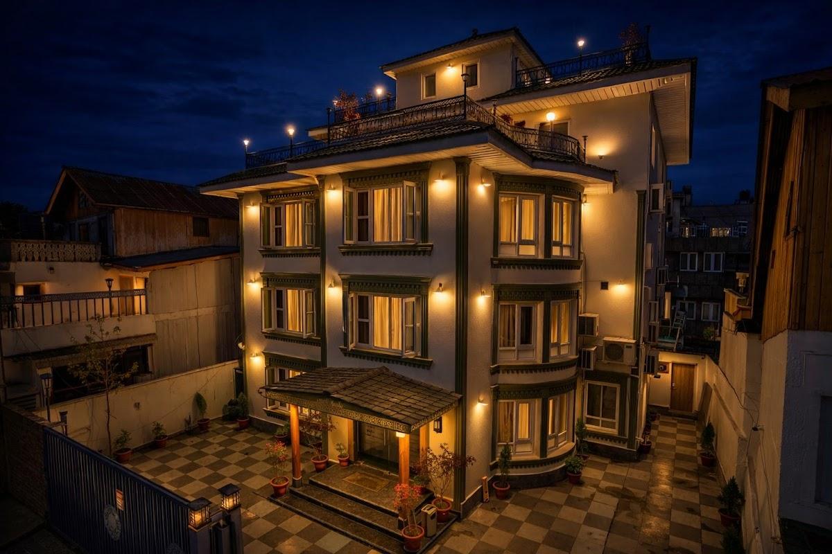 Mountain Nest Boutique Stay Near Dal Lake – photo 2
