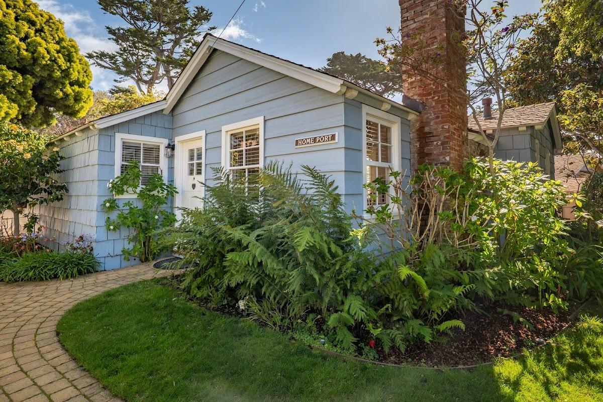 Carmel Cottage Inn – photo 1