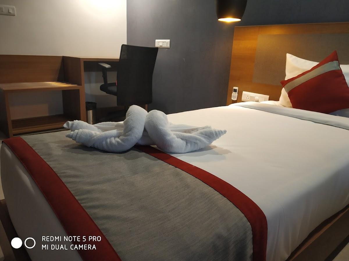 PARKWOOD SUITES KADUBEESANAHALLI – photo 3
