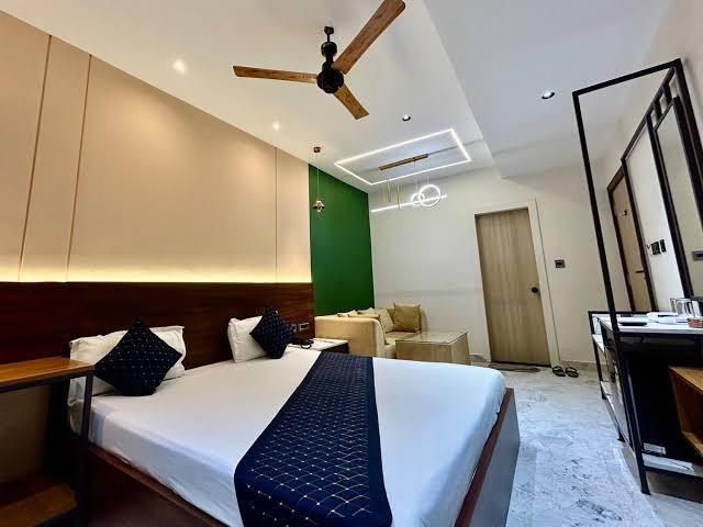 The Hotel Ambassador inn – photo 3