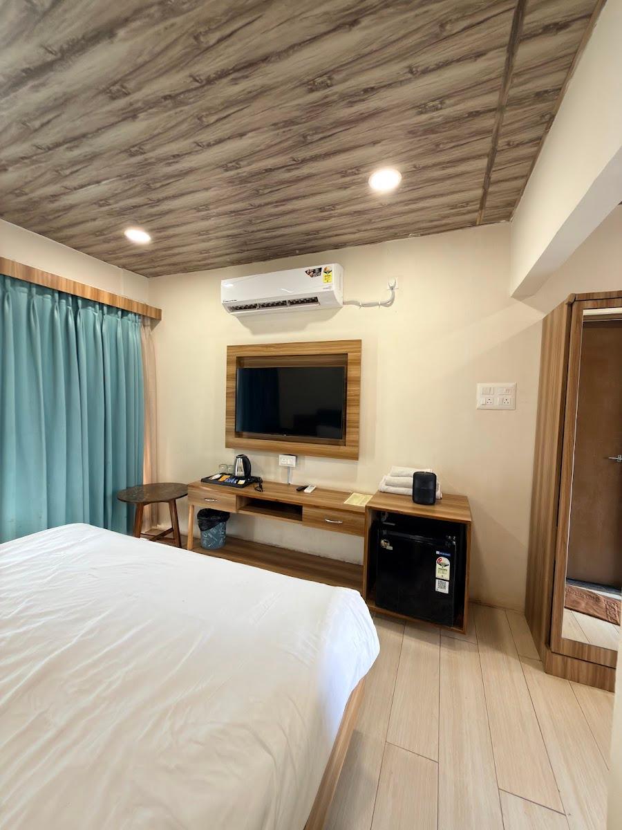 Empyrean Lake Resort – photo 1