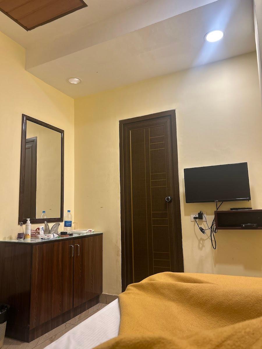 Majestic Inn Thampanoor - Hotel in Thiruvananthapuram – photo 3