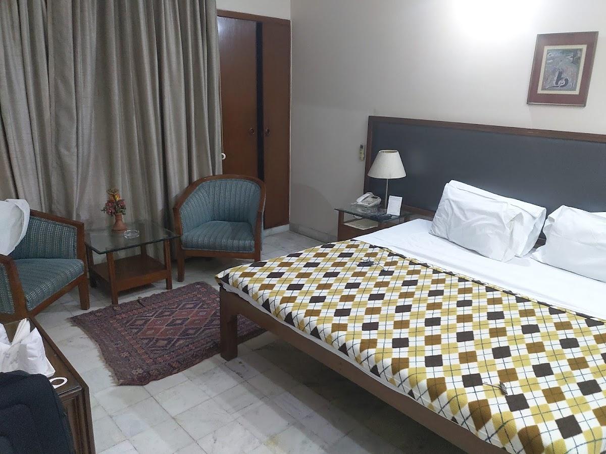 The Royal Residency Hotel – photo 2