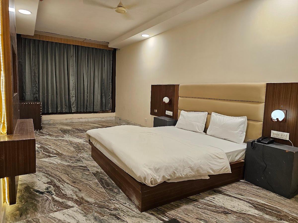 El Dorado Hotel – photo 2