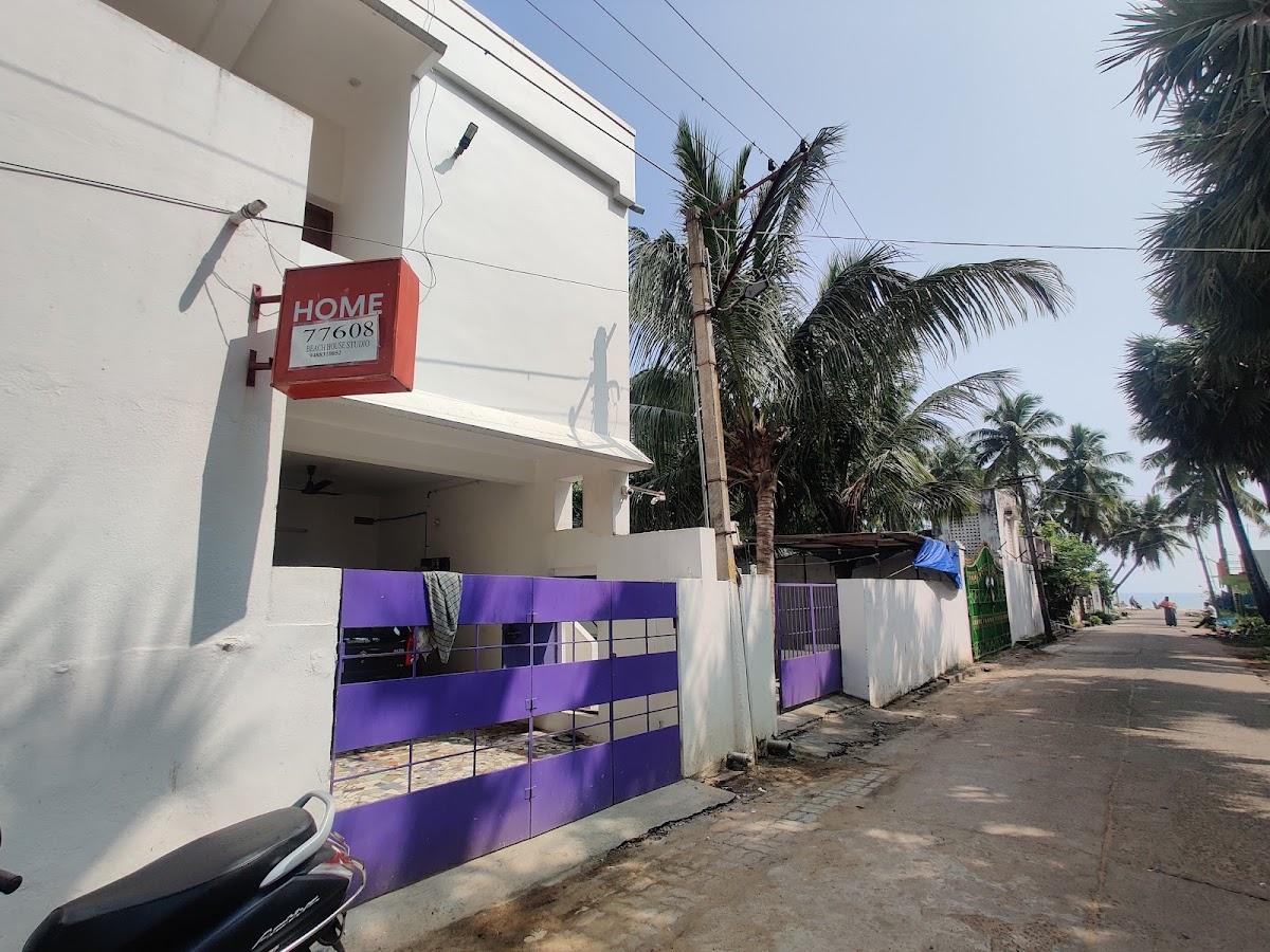 OYO Home 77608 Beach House Studio – photo 4