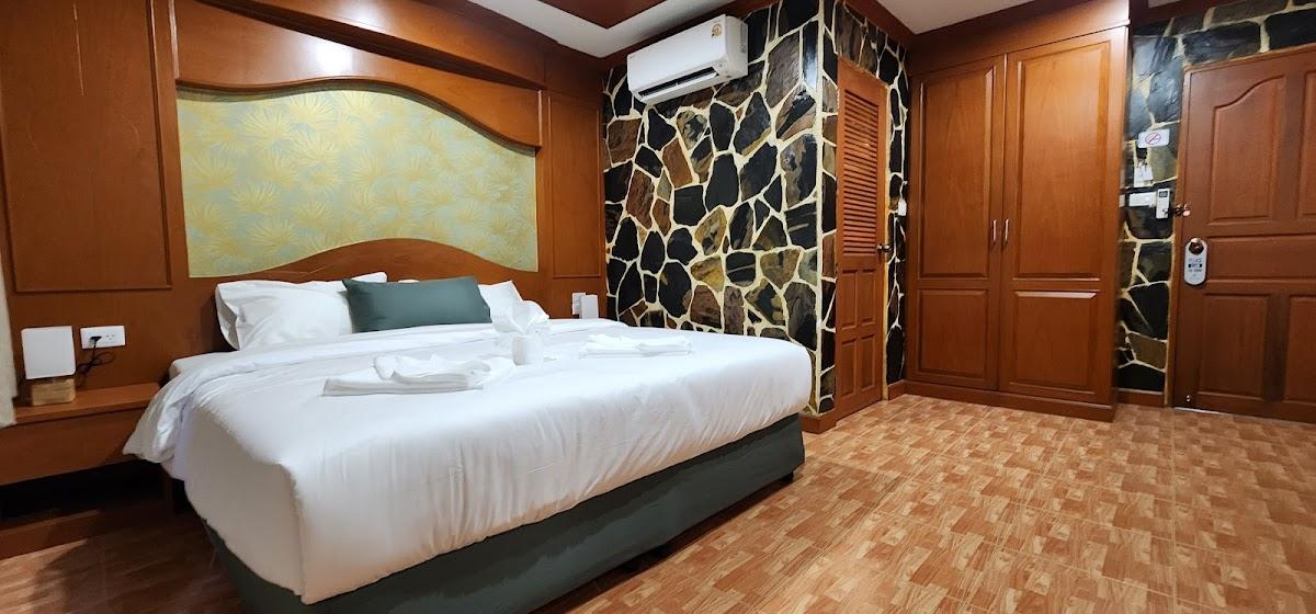Arya Suites Patong Beach – photo 4