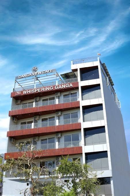 Hotel whispering ganga , D/9 cafe and restaurant – photo 1