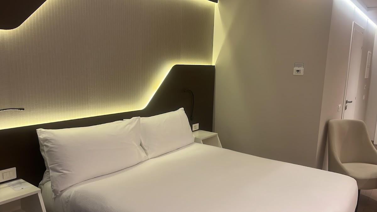 DoubleTree by Hilton Yerevan City Centre – photo 2