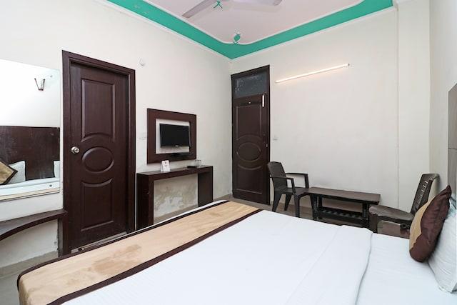 OYO Aura Palace Deluxe – photo 2