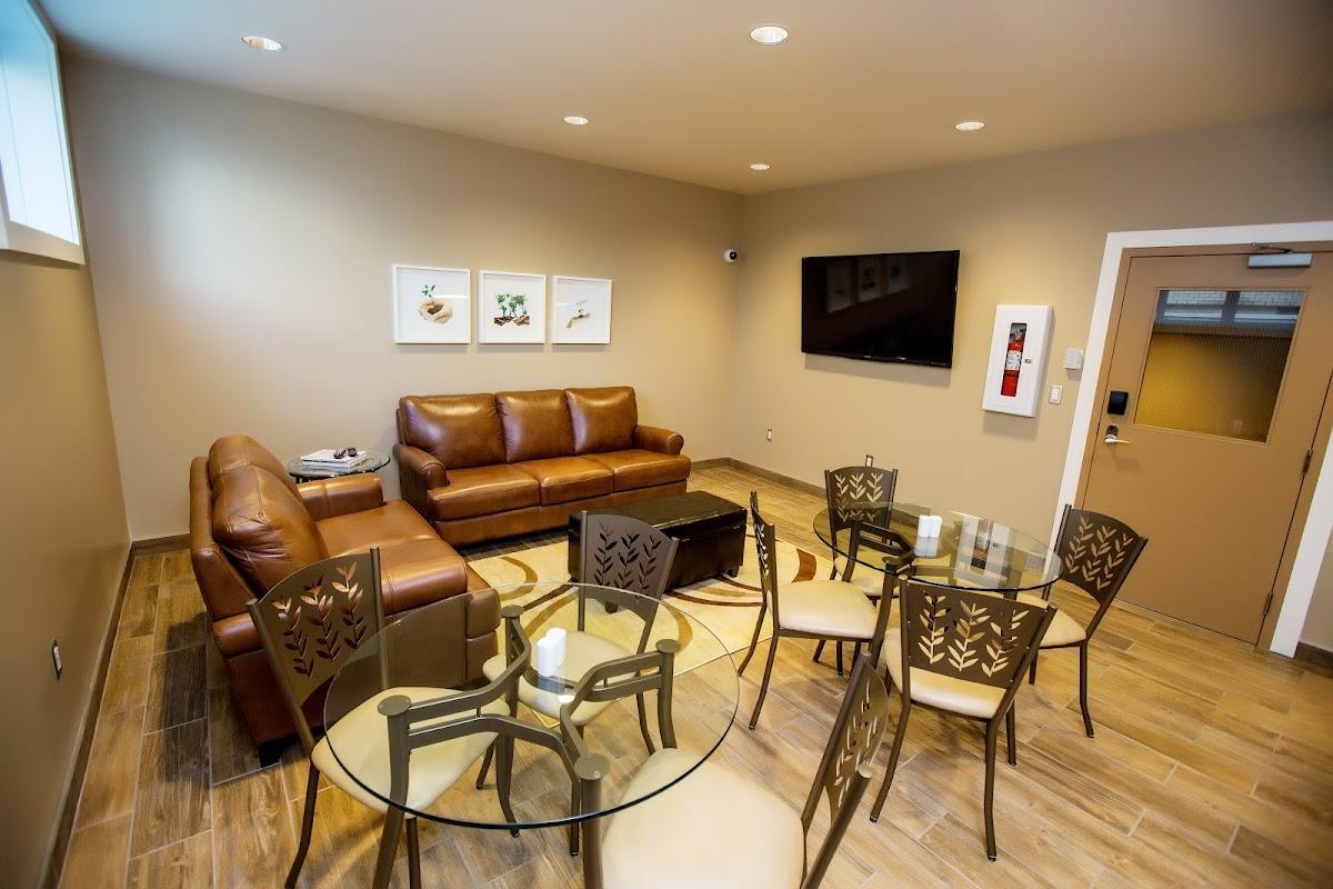 Refresh Inn & Suites – photo 4