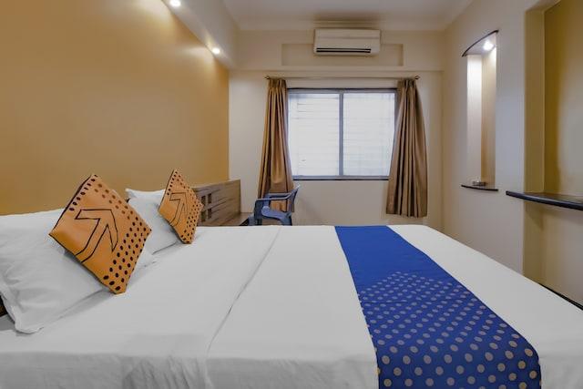 Royal Regency Lodge – photo 1
