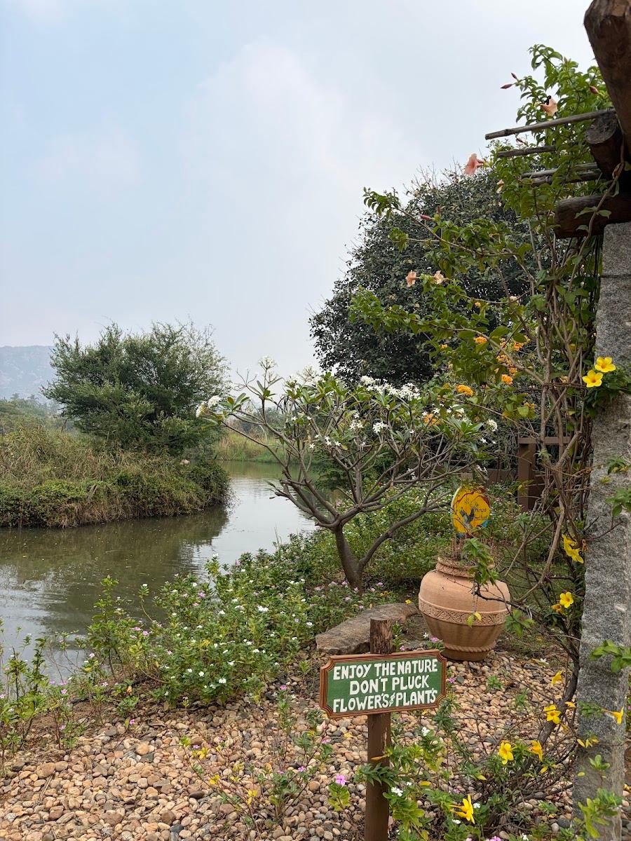 Hampi's Feathers Resort – photo 4