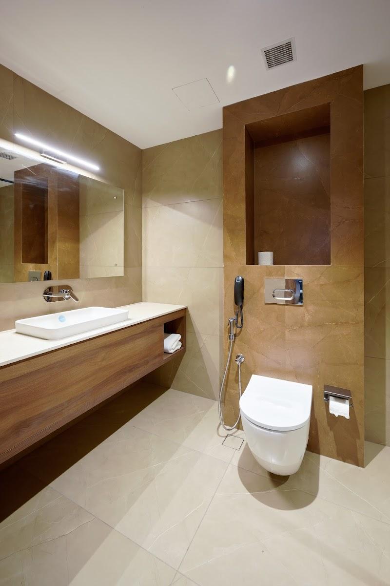 REGAL HEIGHTS HOTEL – photo 3