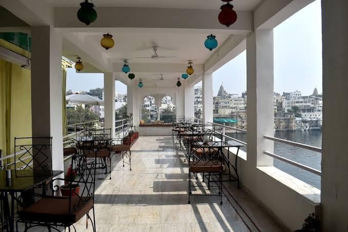 THAMLA HAVELI - Heritage Lake View Hotel – photo 1
