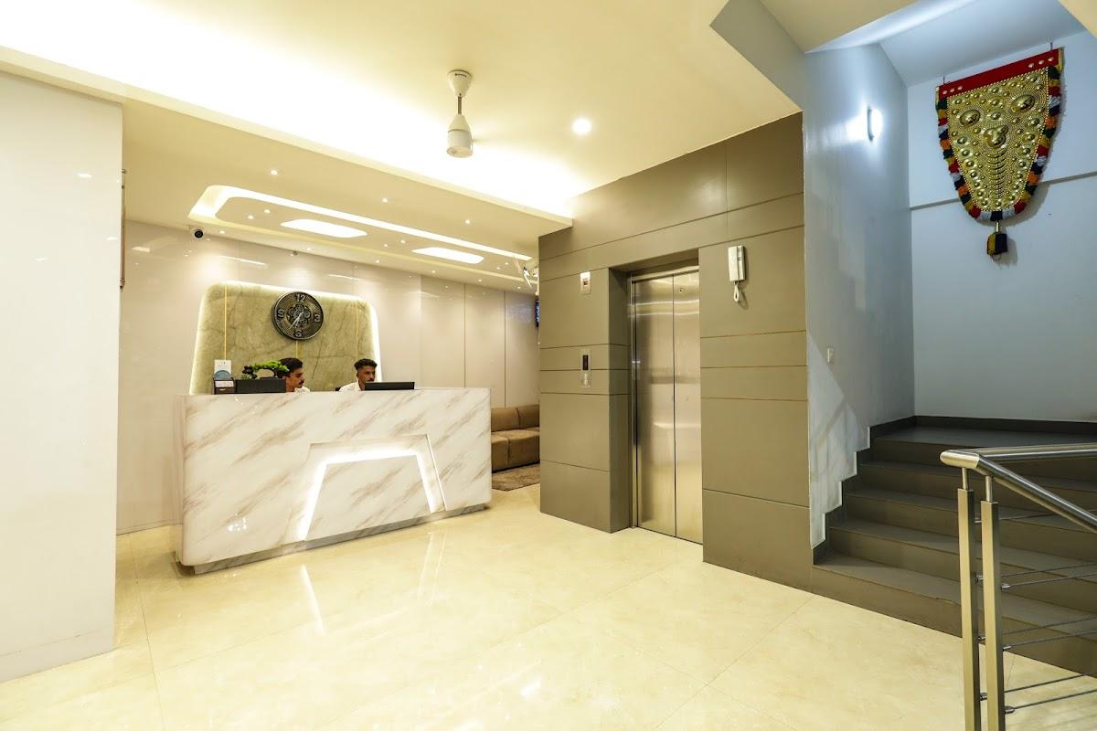 D Luxe Hotel – photo 1