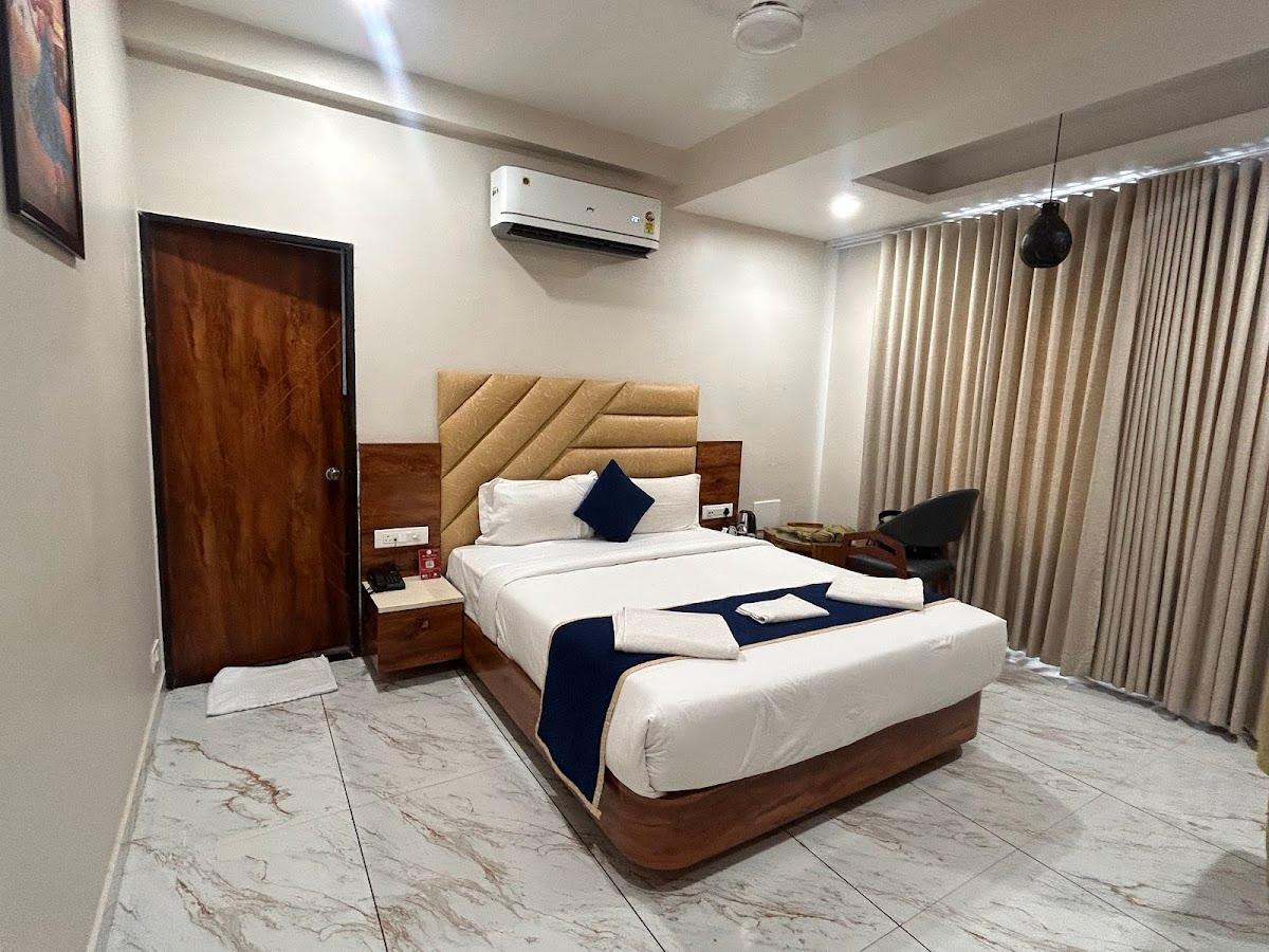Hotel Aaradhya Inn – photo 4