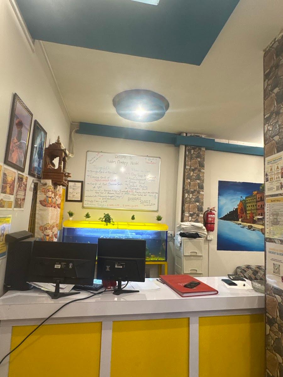 Hidden Monkey Hostel, Varanasi, Chet Singh Ghat – photo 4