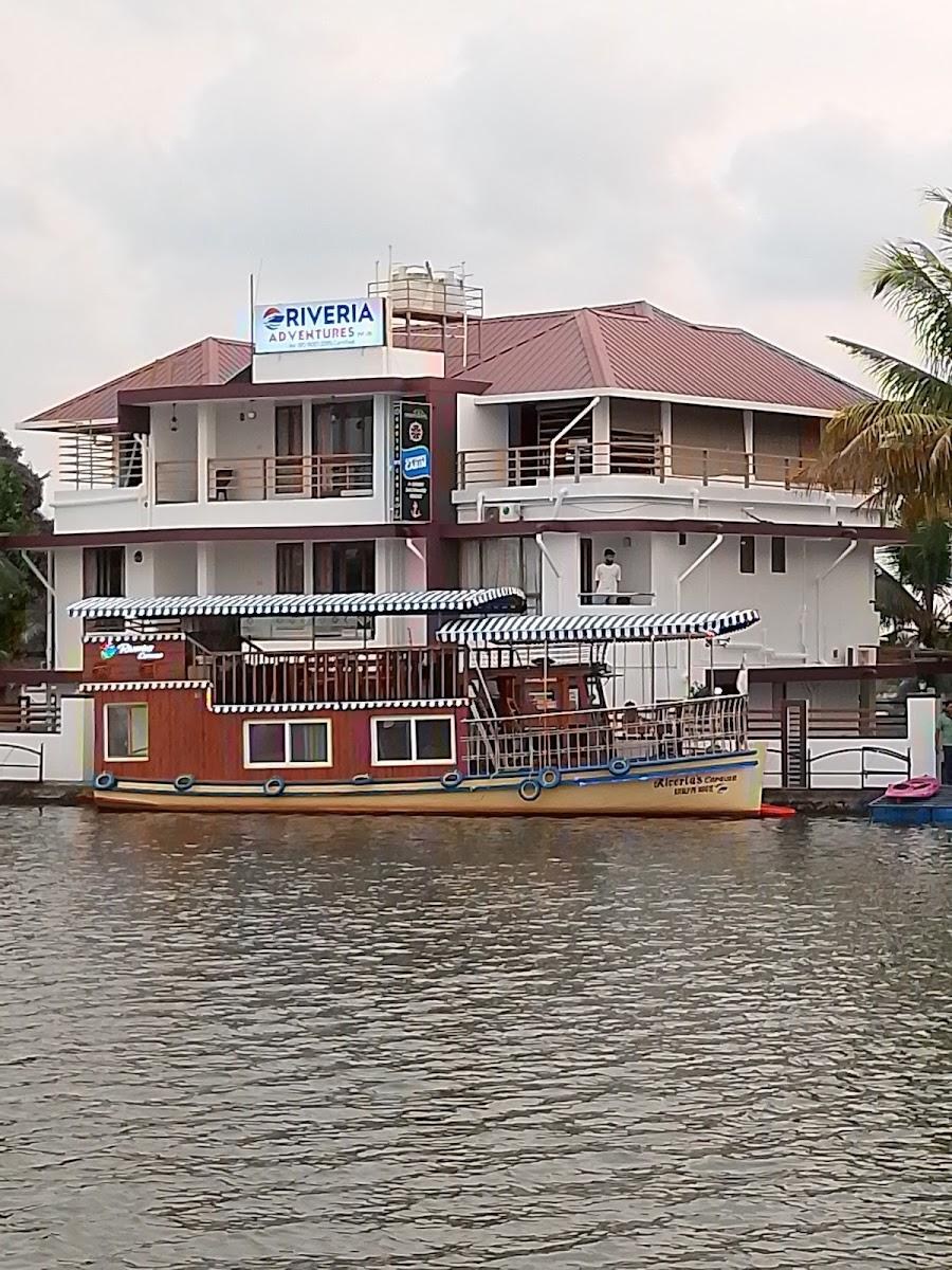 Captains Cabin Luxury Backwater Resorts – photo 3