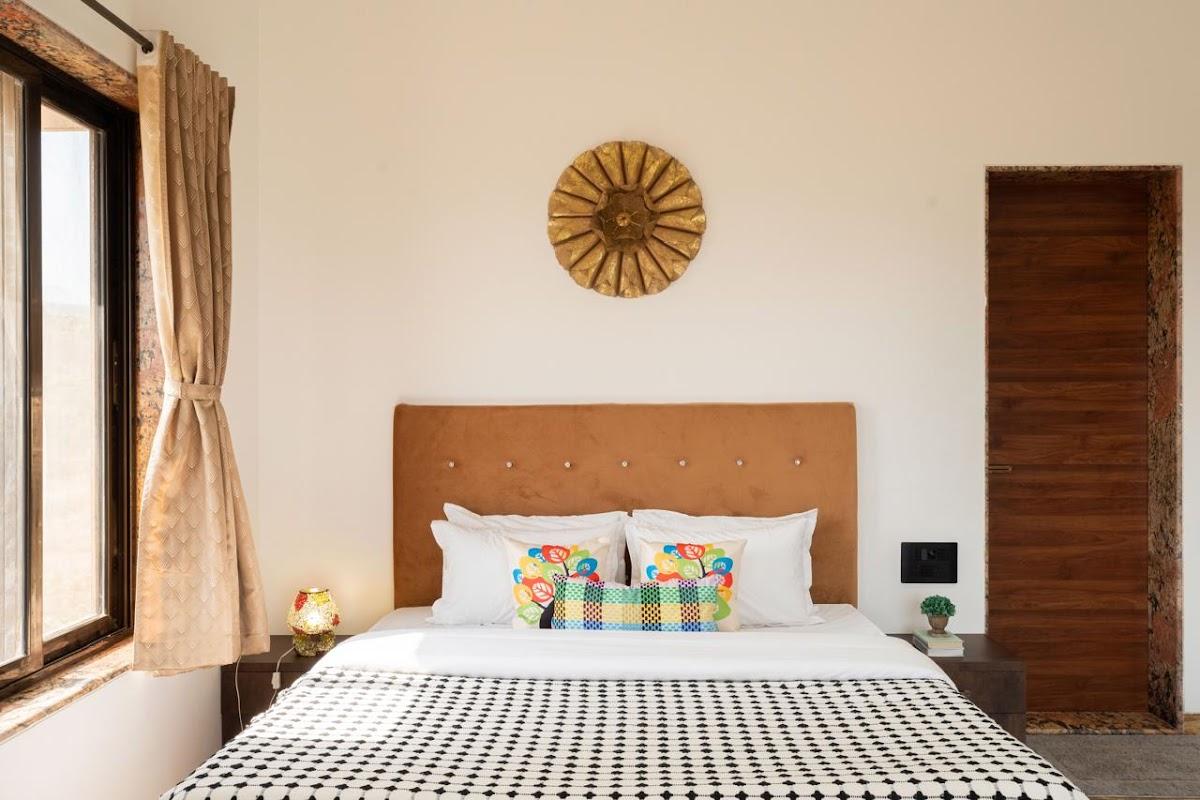CROWN VILLA – photo 2