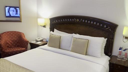 Hotel The Royal Plaza – photo 2